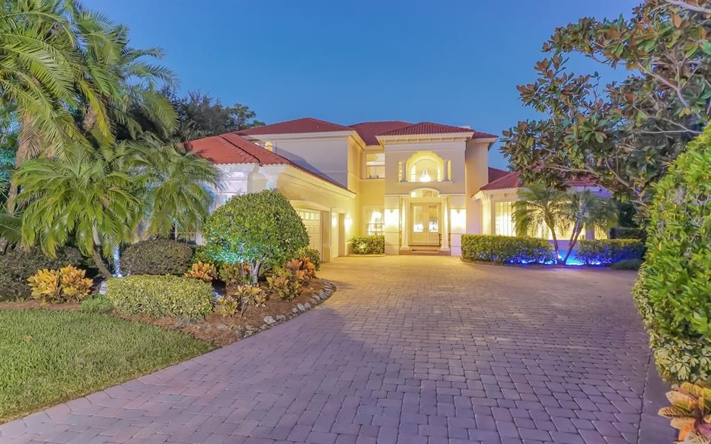 For Sale: $1,800,000 (5 beds, 5 baths, 4614 Square Feet)