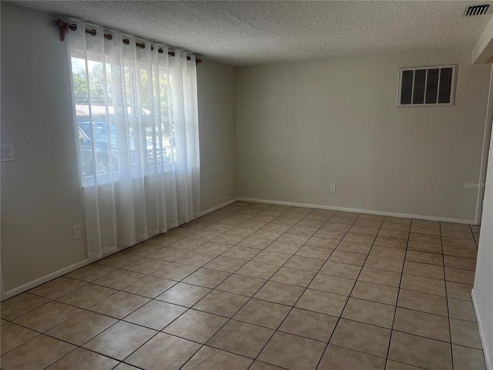 For Sale: $225,000 (2 beds, 1 baths, 1024 Square Feet)