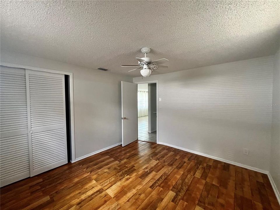 For Sale: $225,000 (2 beds, 1 baths, 1024 Square Feet)