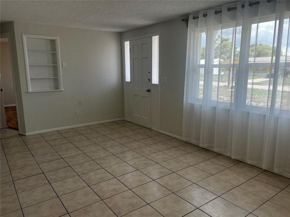 For Sale: $225,000 (2 beds, 1 baths, 1024 Square Feet)