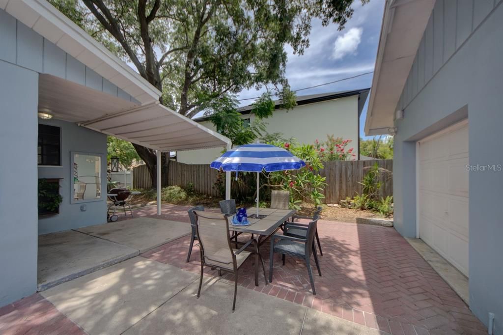 For Sale: $890,000 (4 beds, 2 baths, 1686 Square Feet)