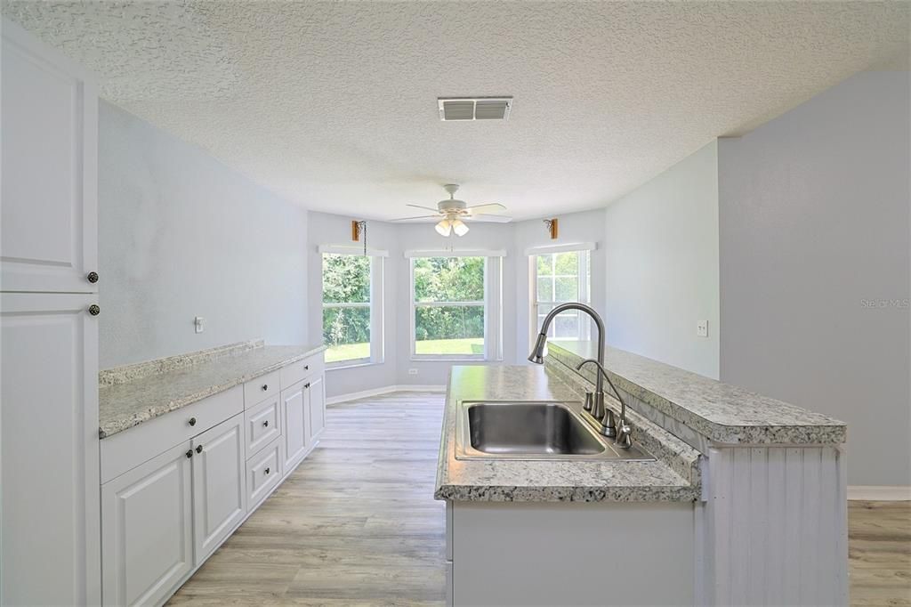 For Sale: $379,900 (3 beds, 2 baths, 1672 Square Feet)