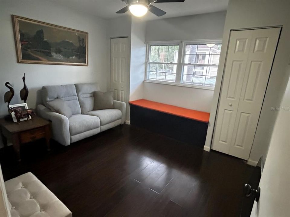 For Sale: $175,000 (2 beds, 2 baths, 1044 Square Feet)