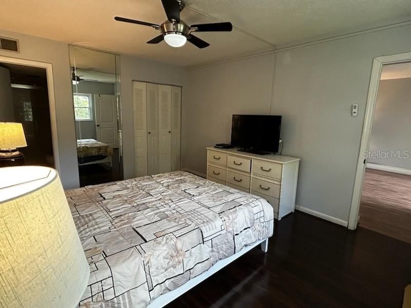 For Sale: $175,000 (2 beds, 2 baths, 1044 Square Feet)