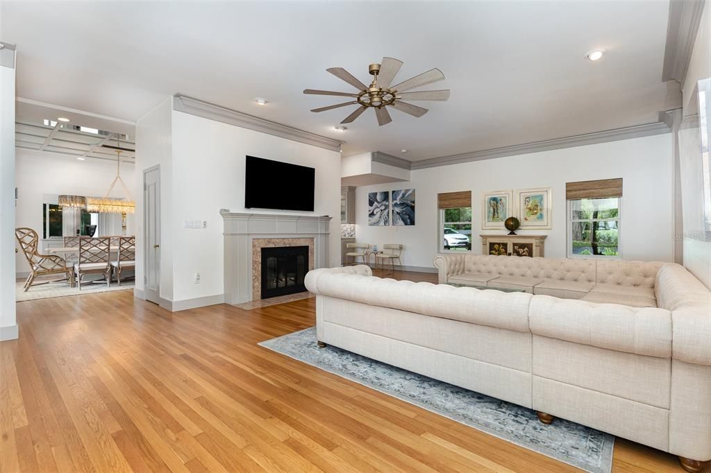 For Sale: $1,850,000 (4 beds, 4 baths, 6710 Square Feet)