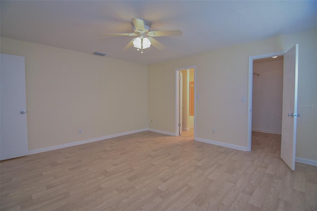 For Rent: $2,100 (3 beds, 2 baths, 1657 Square Feet)