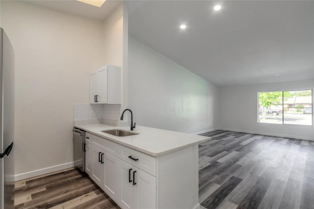 For Sale: $214,000 (3 beds, 2 baths, 1223 Square Feet)