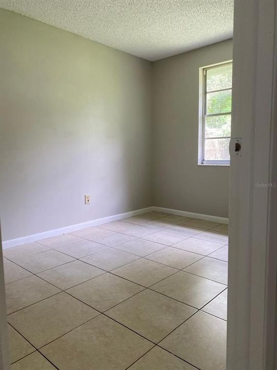 For Rent: $2,200 (4 beds, 2 baths, 1092 Square Feet)