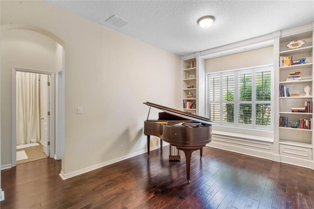 Library/lounge with view of guest bedroom and bathroom