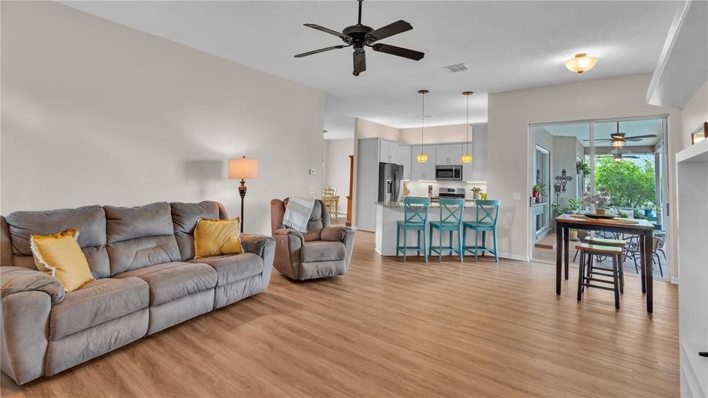 Active With Contract: $459,900 (4 beds, 2 baths, 2167 Square Feet)