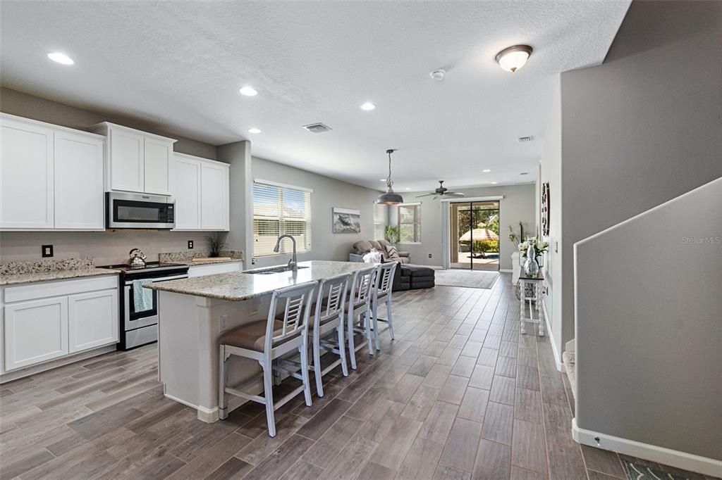 For Sale: $684,000 (5 beds, 2 baths, 2939 Square Feet)