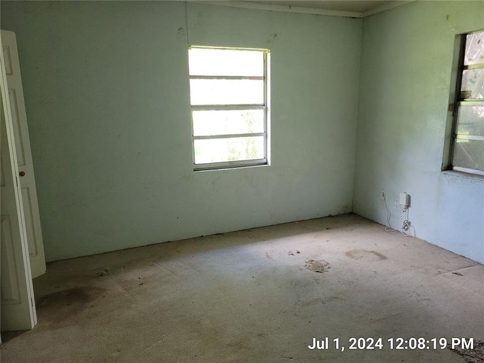 For Sale: $180,000 (3 beds, 1 baths, 1526 Square Feet)