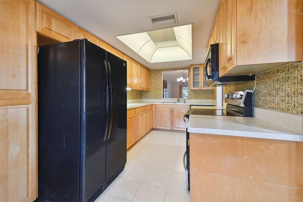 For Sale: $259,000 (2 beds, 2 baths, 1140 Square Feet)