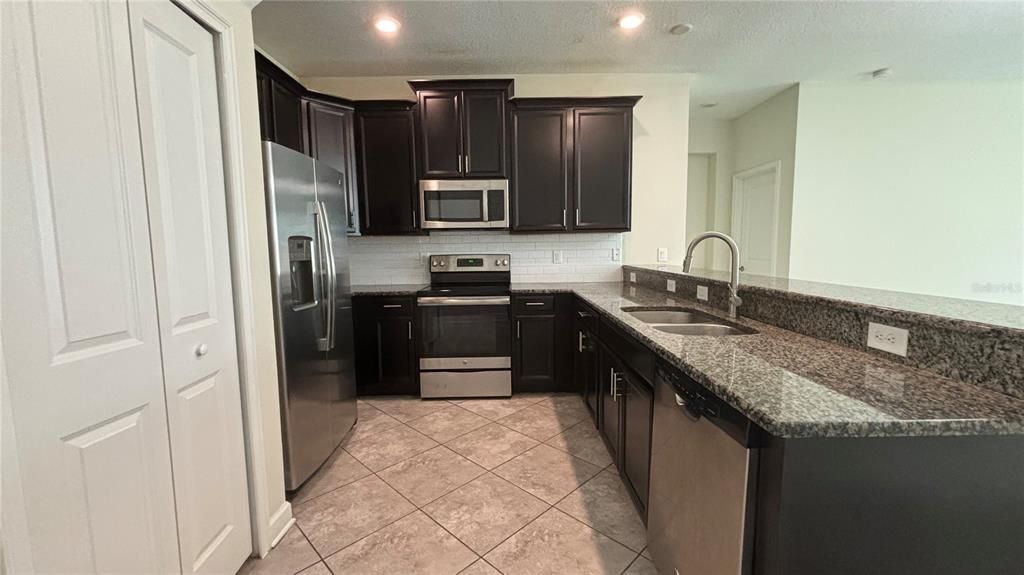 For Rent: $2,595 (4 beds, 3 baths, 2208 Square Feet)