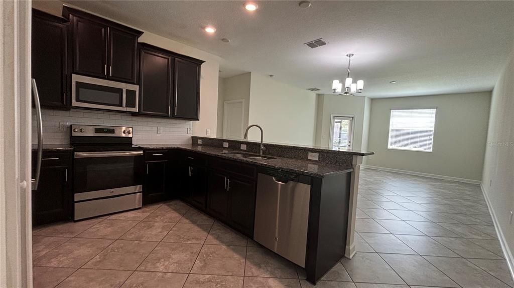 For Rent: $2,595 (4 beds, 3 baths, 2208 Square Feet)