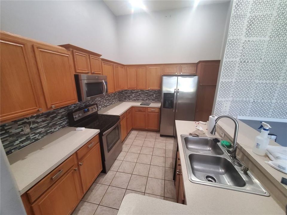 For Rent: $2,300 (3 beds, 2 baths, 1341 Square Feet)