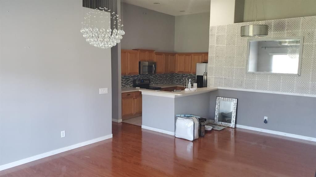 For Rent: $2,300 (3 beds, 2 baths, 1341 Square Feet)