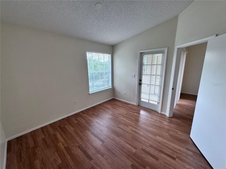 For Rent: $1,250 (1 beds, 1 baths, 526 Square Feet)