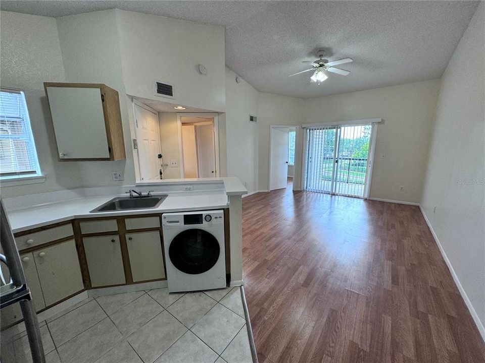 For Rent: $1,250 (1 beds, 1 baths, 526 Square Feet)