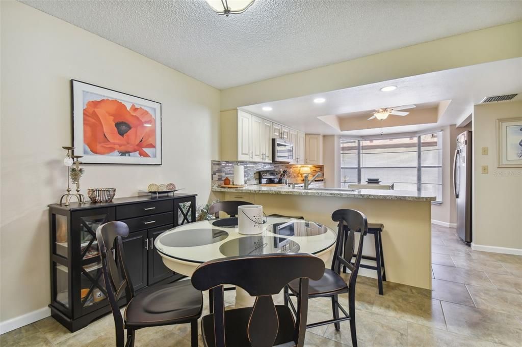 For Sale: $300,000 (2 beds, 2 baths, 1346 Square Feet)