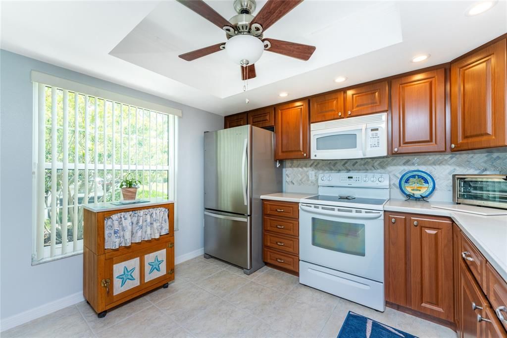 For Sale: $288,500 (2 beds, 2 baths, 1100 Square Feet)
