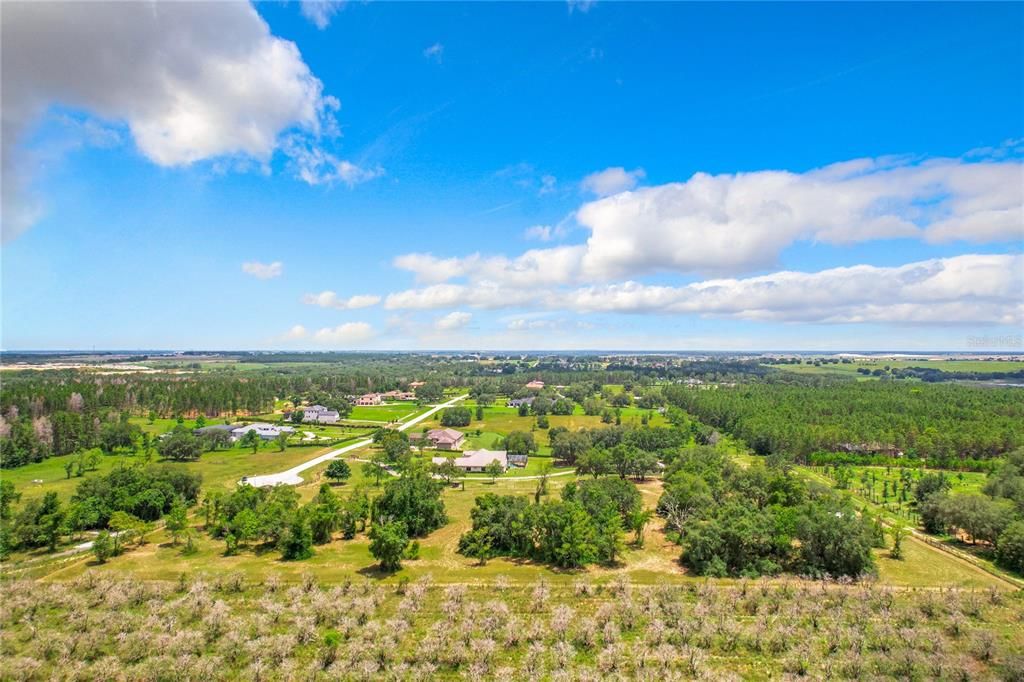 На продажу: $2,497,900 (5.11 acres)