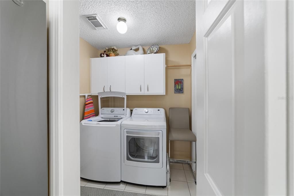 For Sale: $293,000 (2 beds, 2 baths, 1143 Square Feet)