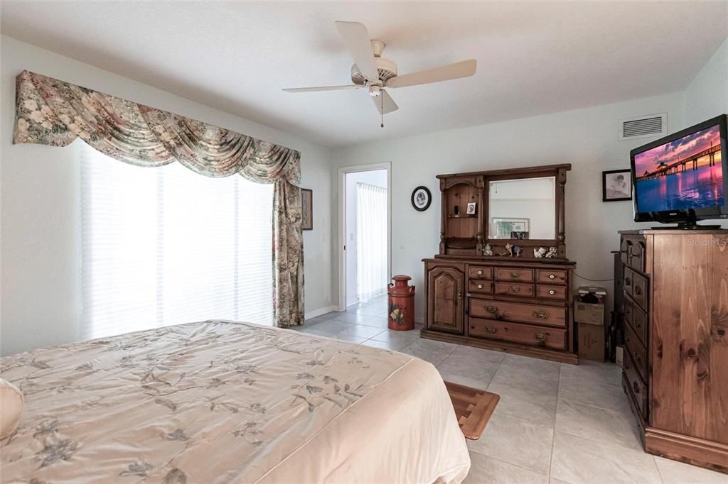 For Sale: $342,500 (3 beds, 2 baths, 1862 Square Feet)