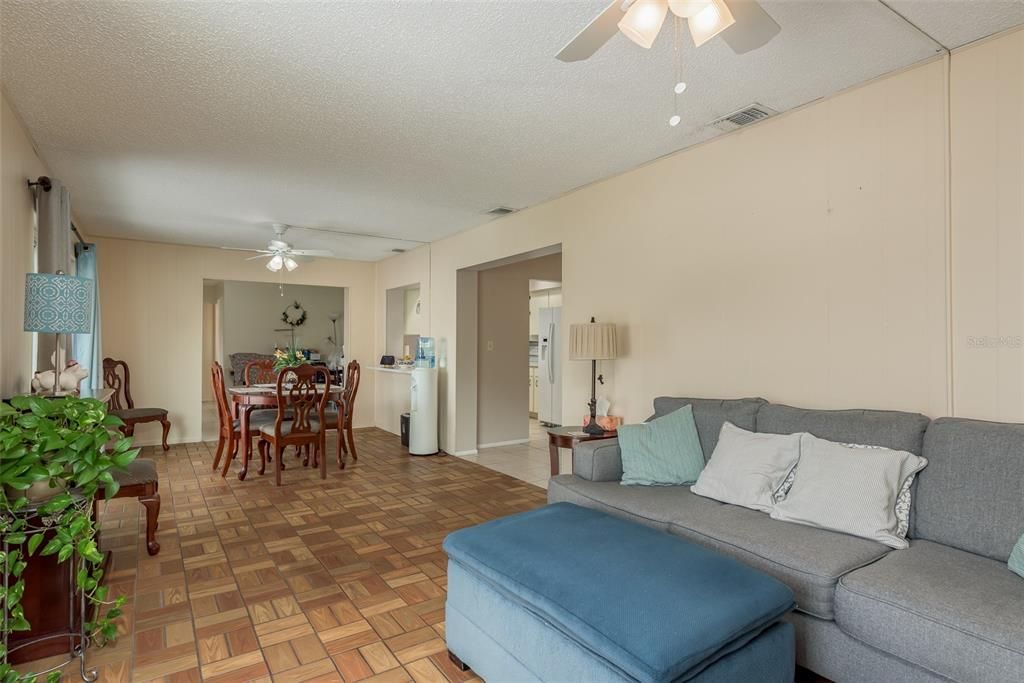 For Sale: $399,500 (2 beds, 2 baths, 1652 Square Feet)