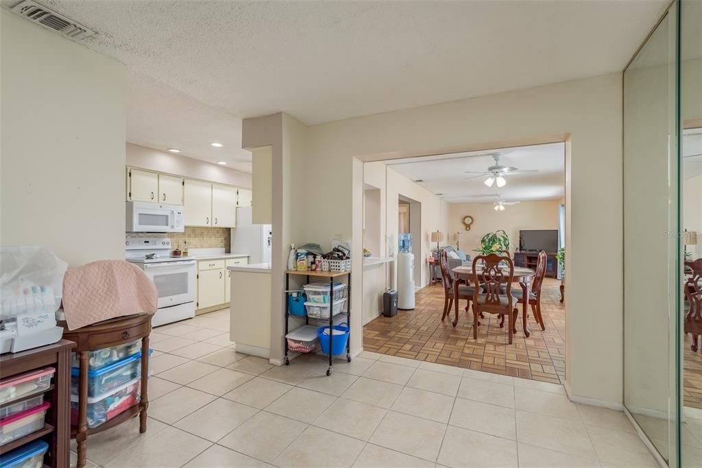 For Sale: $399,500 (2 beds, 2 baths, 1652 Square Feet)