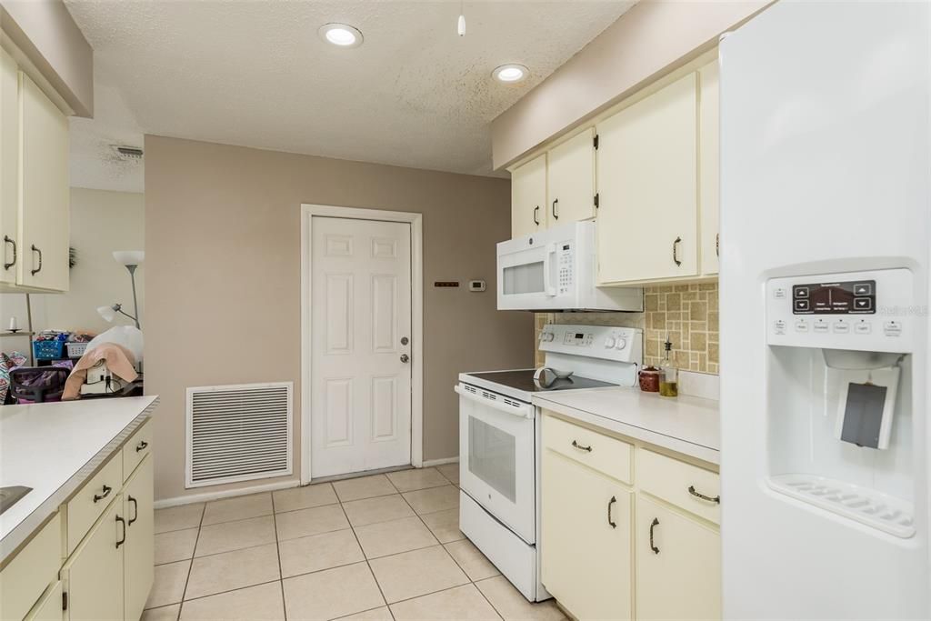For Sale: $399,500 (2 beds, 2 baths, 1652 Square Feet)