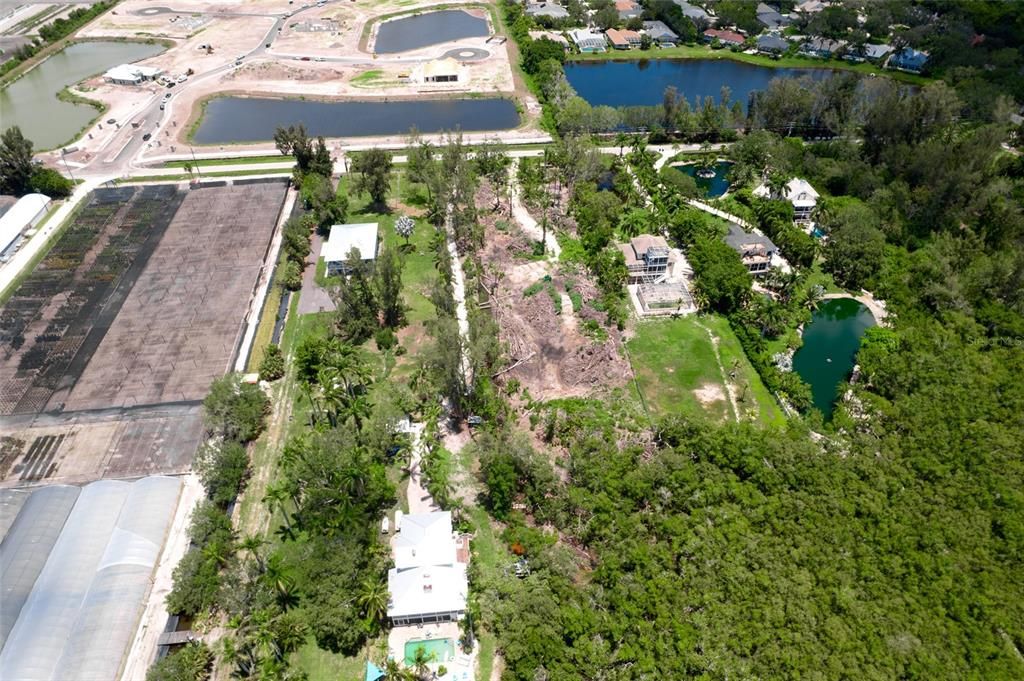 На продажу: $549,000 (0.65 acres)