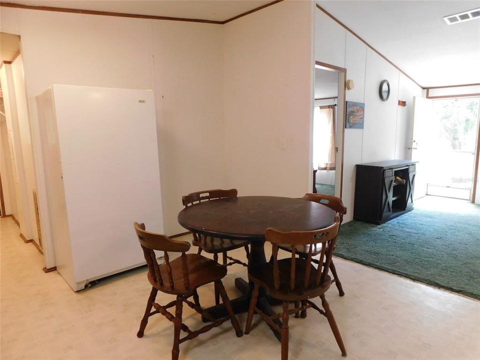 For Sale: $295,000 (3 beds, 2 baths, 1080 Square Feet)