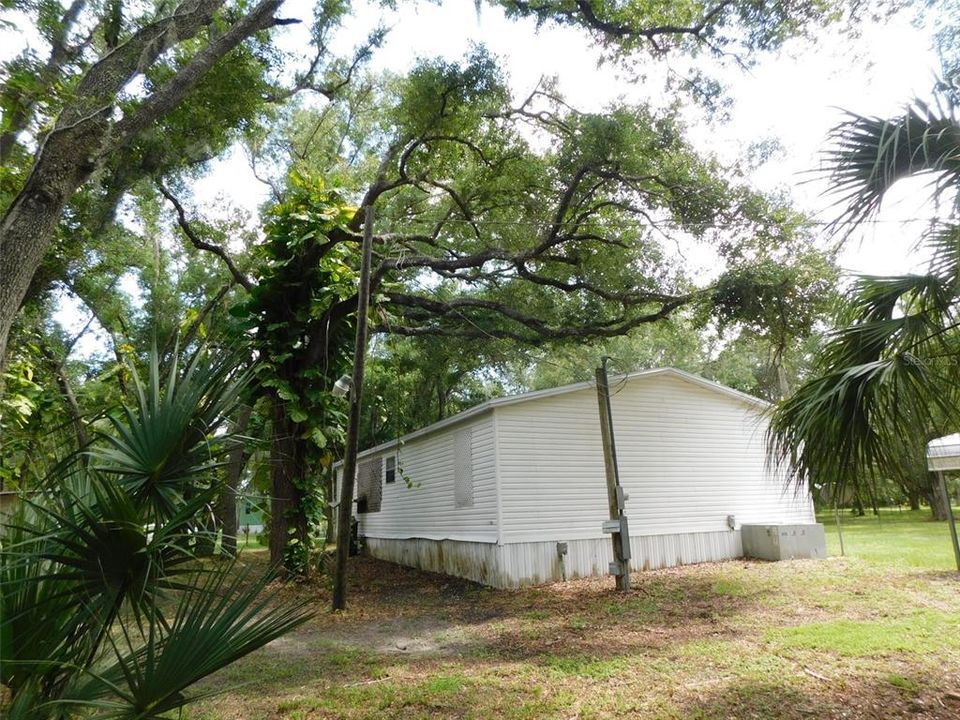 For Sale: $295,000 (3 beds, 2 baths, 1080 Square Feet)