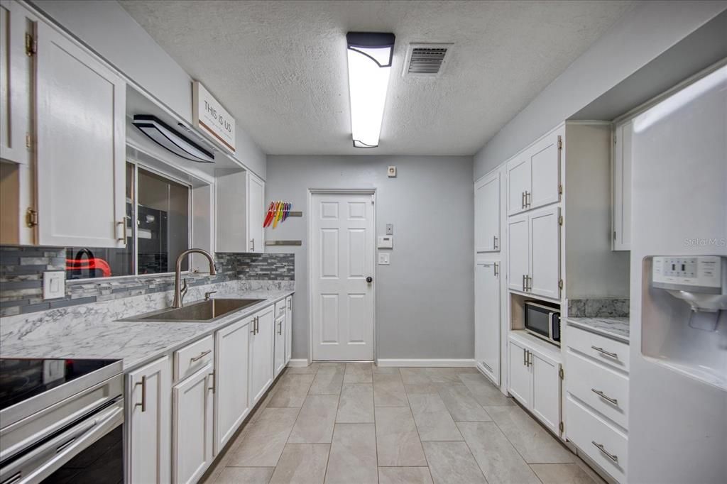 For Sale: $395,000 (3 beds, 2 baths, 1308 Square Feet)