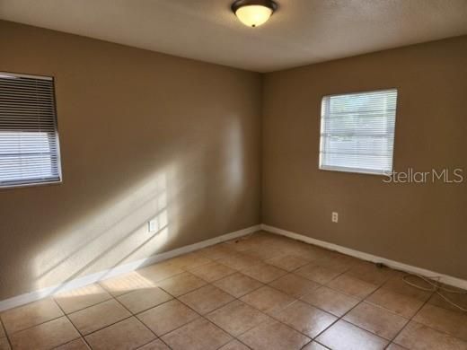 For Rent: $2,095 (3 beds, 2 baths, 1070 Square Feet)