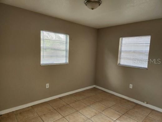 For Rent: $2,095 (3 beds, 2 baths, 1070 Square Feet)