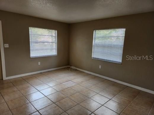 For Rent: $2,095 (3 beds, 2 baths, 1070 Square Feet)