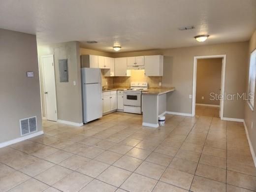 For Rent: $2,095 (3 beds, 2 baths, 1070 Square Feet)