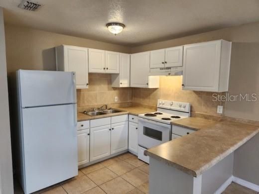 For Rent: $2,095 (3 beds, 2 baths, 1070 Square Feet)