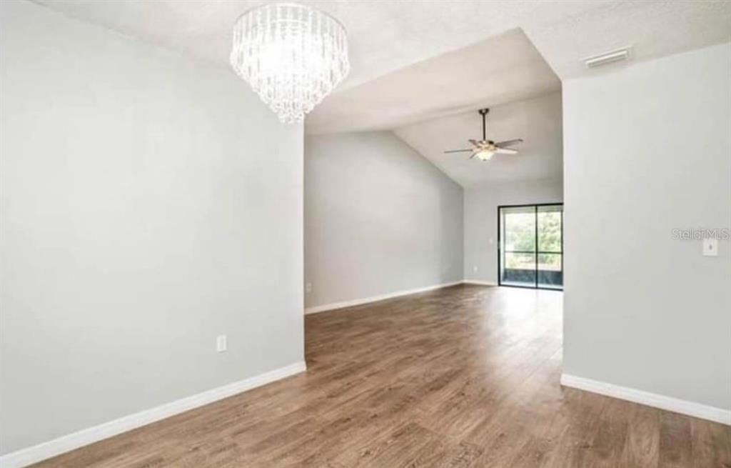 For Sale: $230,000 (2 beds, 2 baths, 1139 Square Feet)