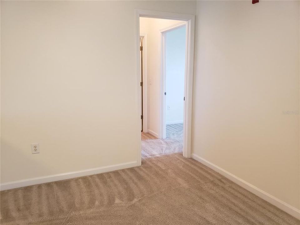 For Rent: $1,400 (1 beds, 1 baths, 794 Square Feet)