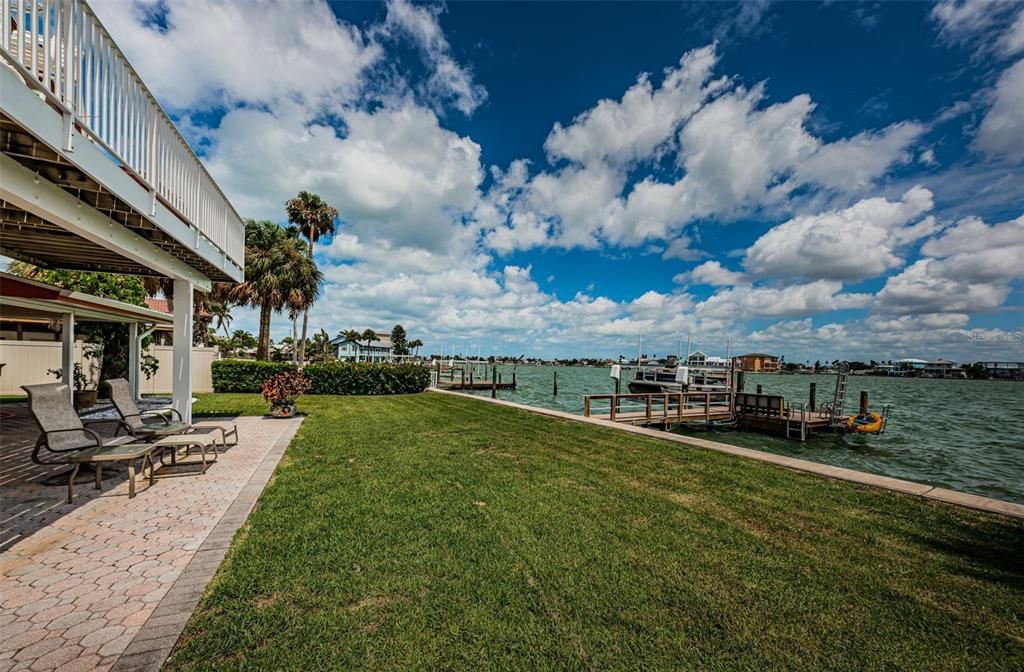 For Sale: $1,800,000 (4 beds, 4 baths, 3453 Square Feet)