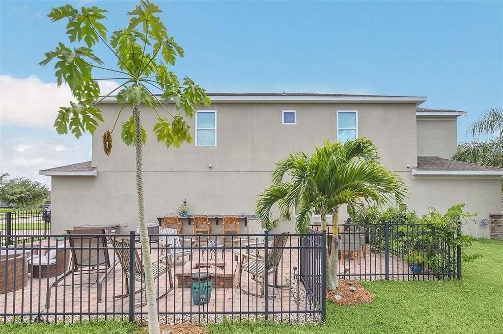 For Sale: $649,000 (4 beds, 3 baths, 2093 Square Feet)