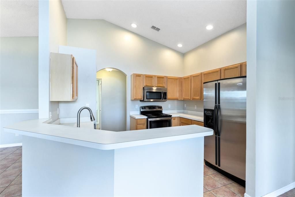 Active With Contract: $394,500 (3 beds, 2 baths, 1564 Square Feet)