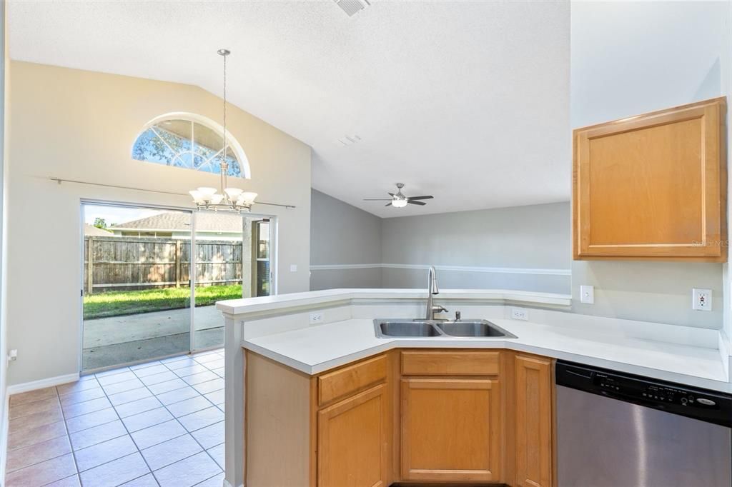 Active With Contract: $394,500 (3 beds, 2 baths, 1564 Square Feet)