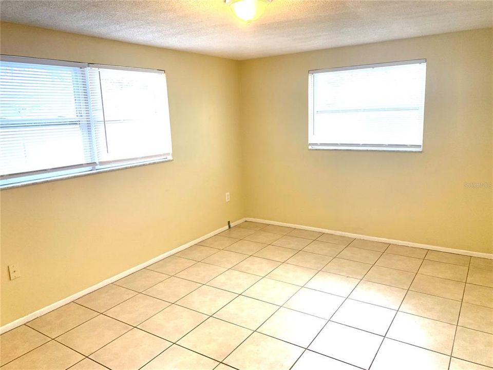 For Rent: $1,895 (3 beds, 2 baths, 1383 Square Feet)