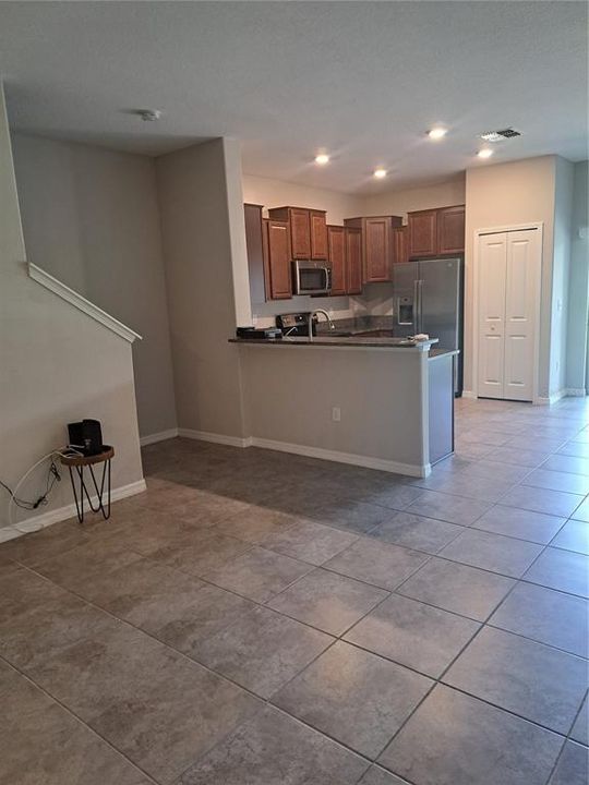 For Rent: $2,250 (3 beds, 2 baths, 1663 Square Feet)