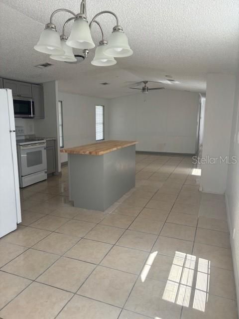 For Sale: $148,900 (3 beds, 2 baths, 1216 Square Feet)