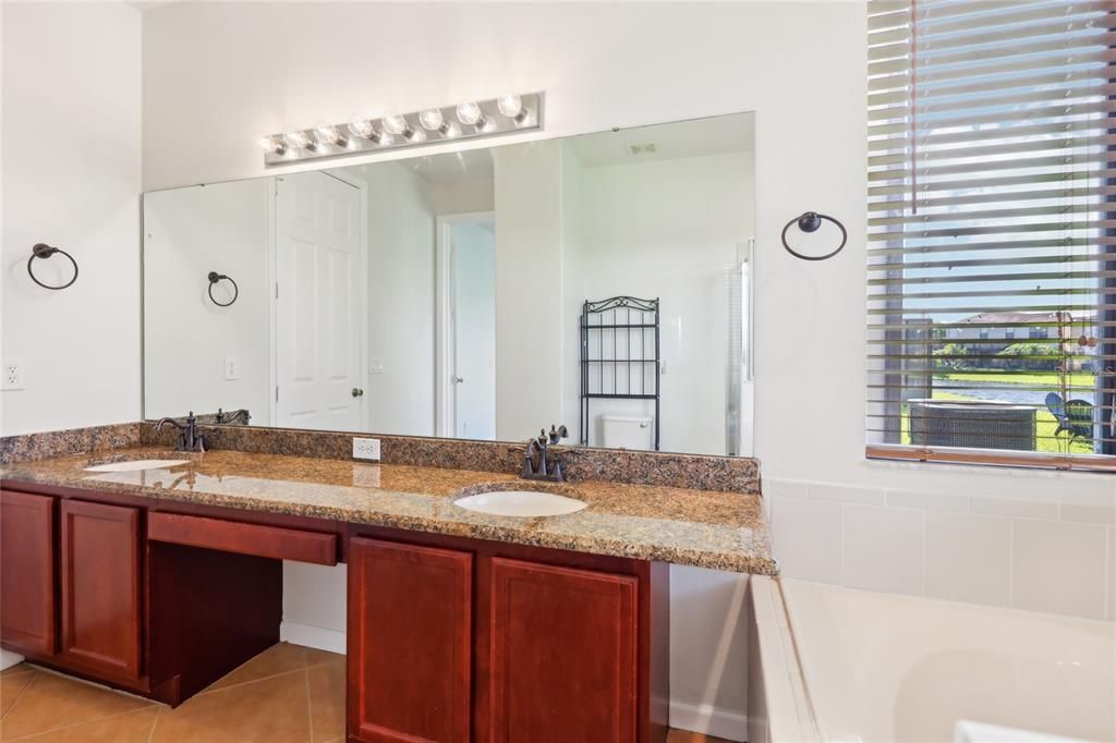 Active With Contract: $524,900 (4 beds, 2 baths, 2746 Square Feet)